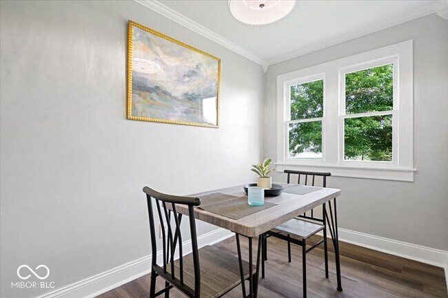 Building Photo - 606 E County Line Rd