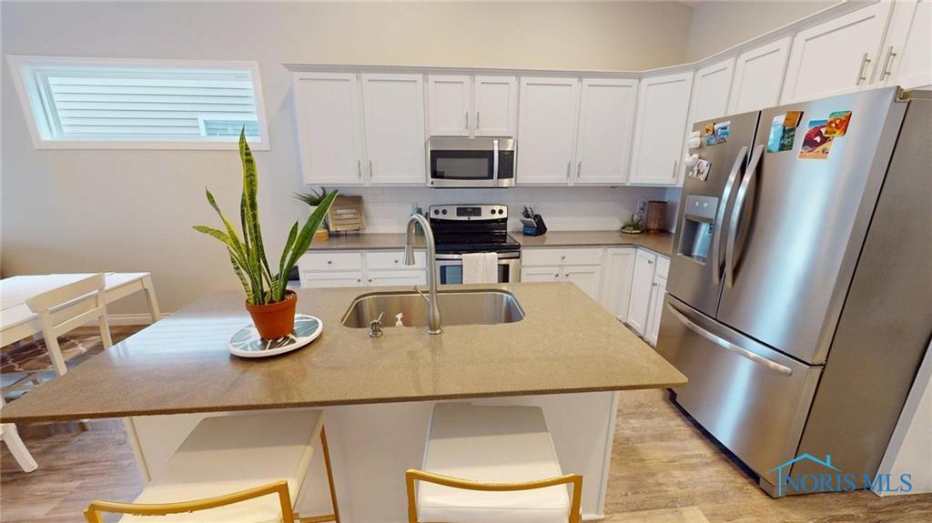 Kitchen - 2143 Fieldbrook Dr