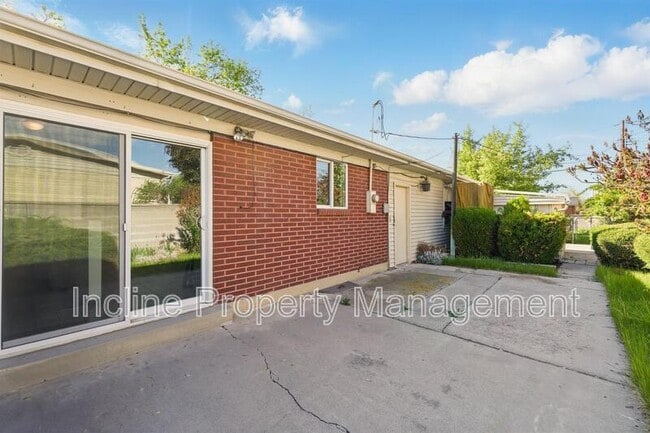 Building Photo - 8321 S 745 E