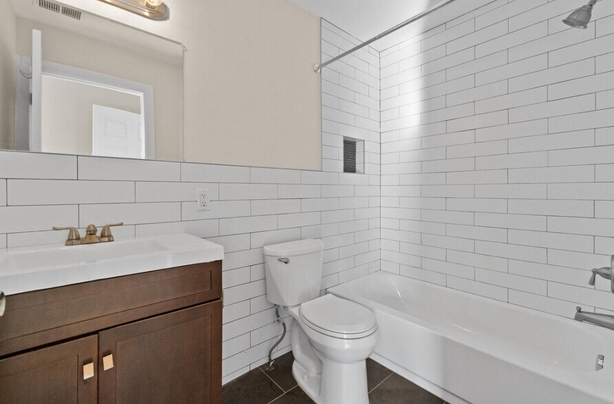 Building Photo - 431 Bramhall Ave