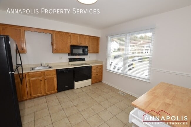 Building Photo - 558 Melissa Ct