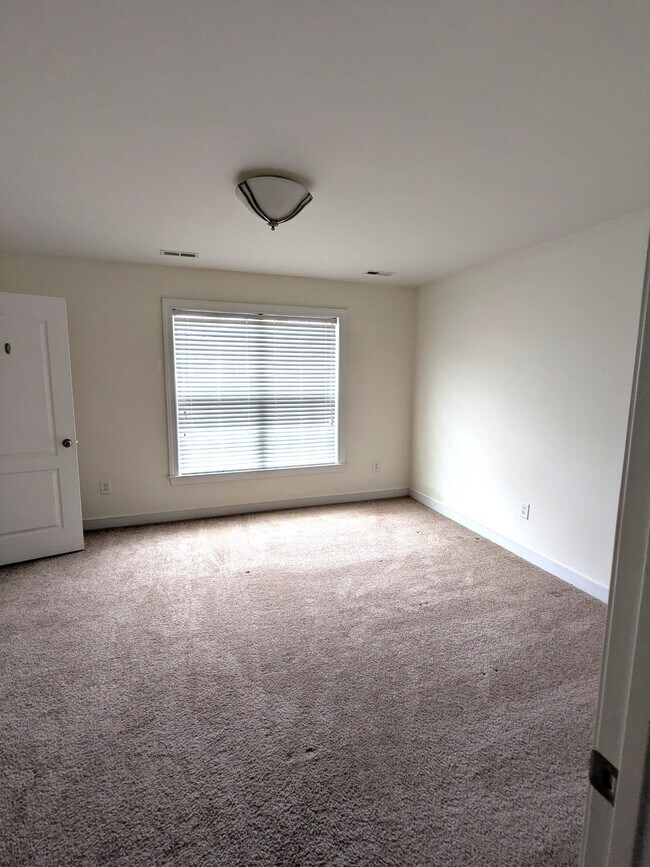 Building Photo - 208 Lewis Burwell Pl
