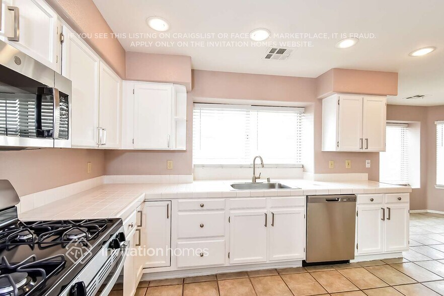 Building Photo - 1638 Rio Bravo Dr