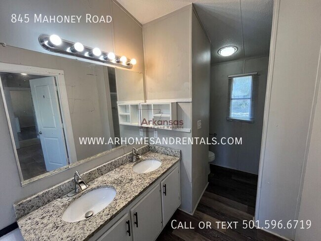 Building Photo - 845 Mahoney Rd