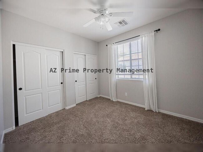Building Photo - 7422 S 27th Way