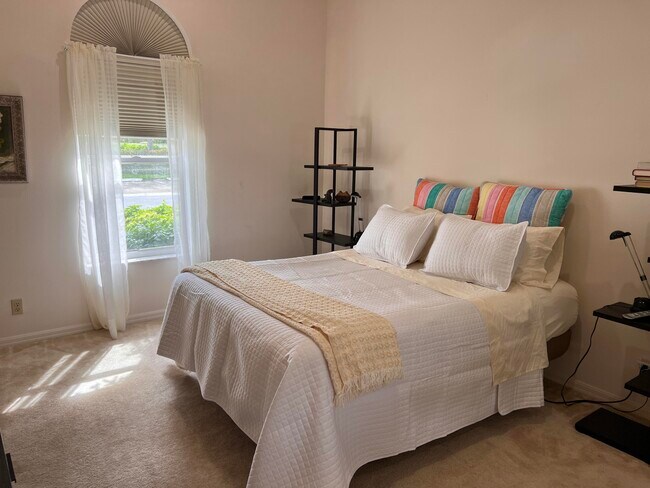 Building Photo - 602 Sabal Palm Ln