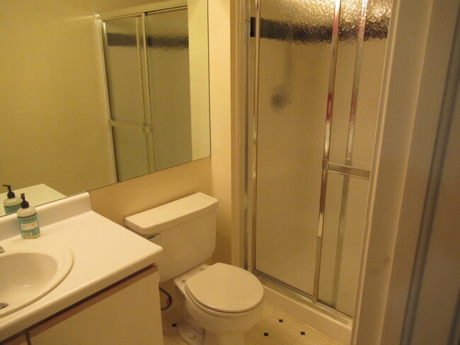 Building Photo - 6154 Colony Cir