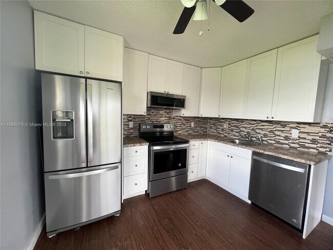 Building Photo - 809 Hamilton Dr
