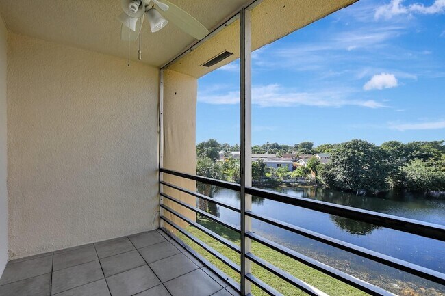 Building Photo - 8225 Sunrise Lakes Blvd