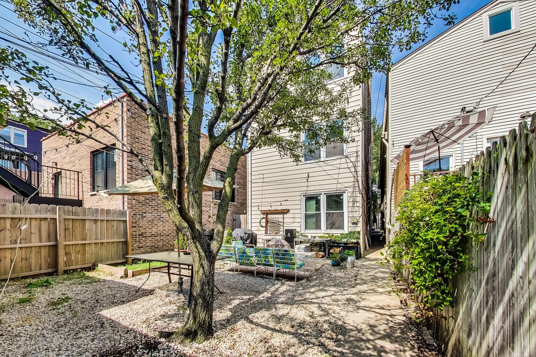 Building Photo - 2145 W Thomas St