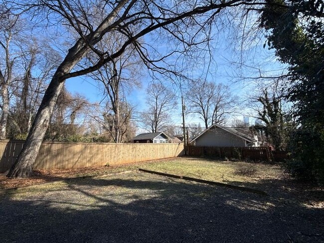 Building Photo - T.R. Lawing Realty Property