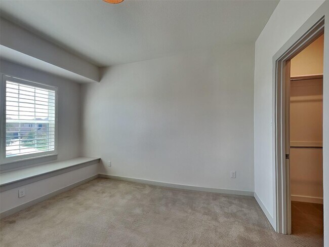 Building Photo - 7362 Sprangletop St