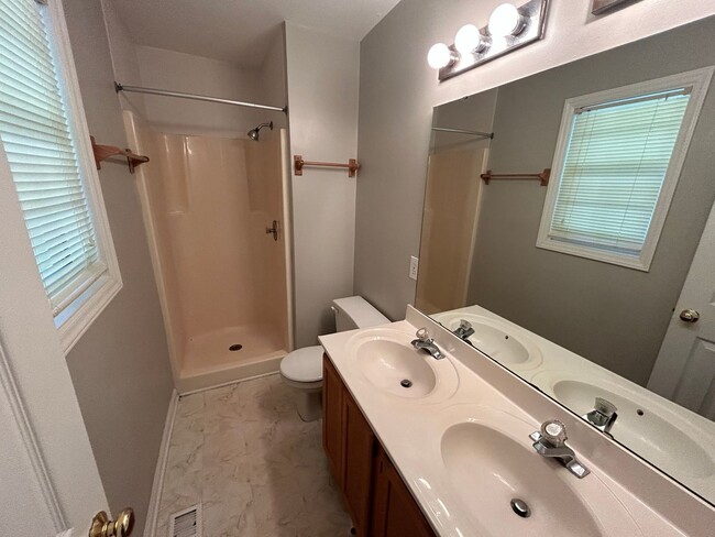 Building Photo - Greensboro Home - Lisa Barker - 336.986.4840