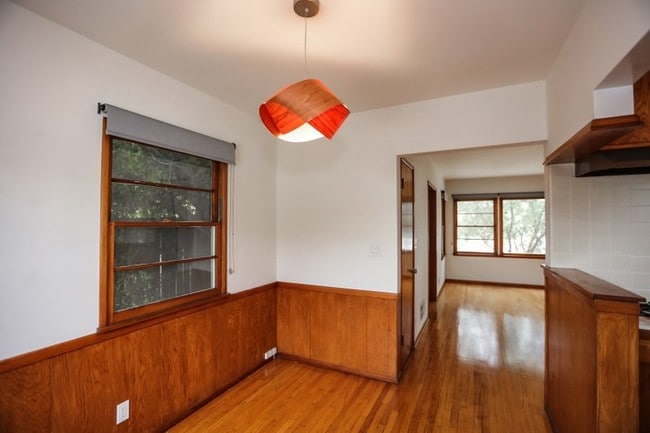 Contemporary shades and lighting - 1147 24th St