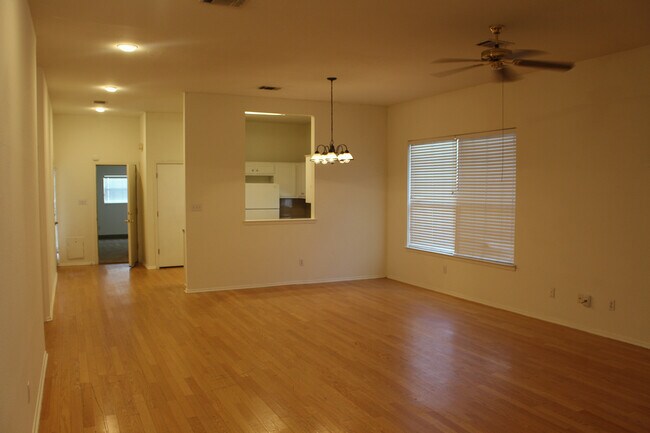 Building Photo - 311 E 38th St