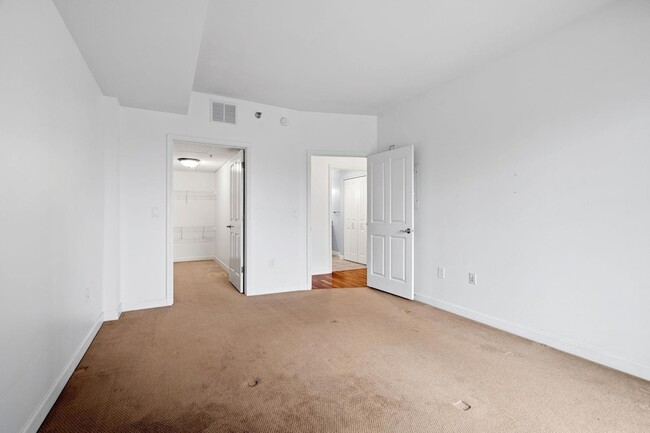 Building Photo - 317 Groveland Ave