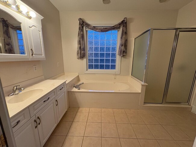 Building Photo - 533 Stonemason Dr