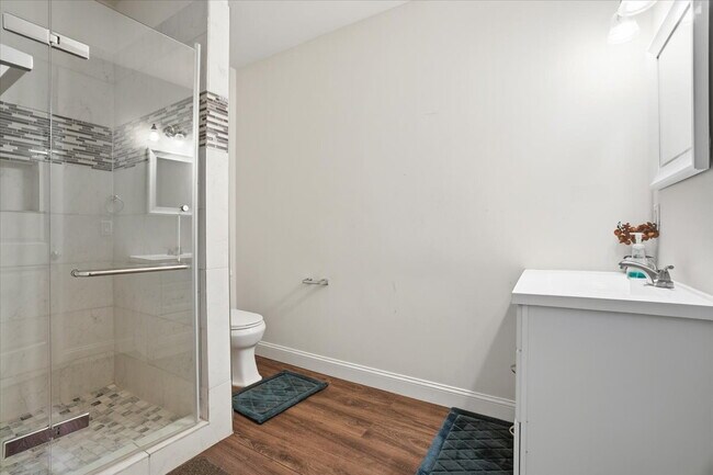 Building Photo - "Spacious 5-Bed Retreat with Wet Bar, Movie Room & Finished Basement in Kennesaw!"