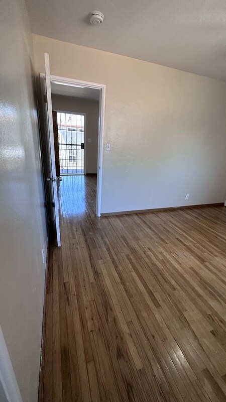 Building Photo - 3728 Ingraham St