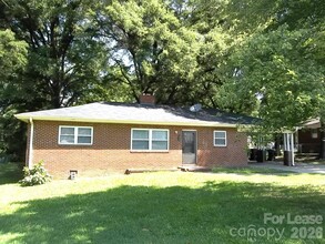 Building Photo - 223 Dakota St