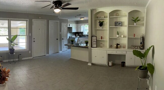 Building Photo - 4751 Queensbury Ct