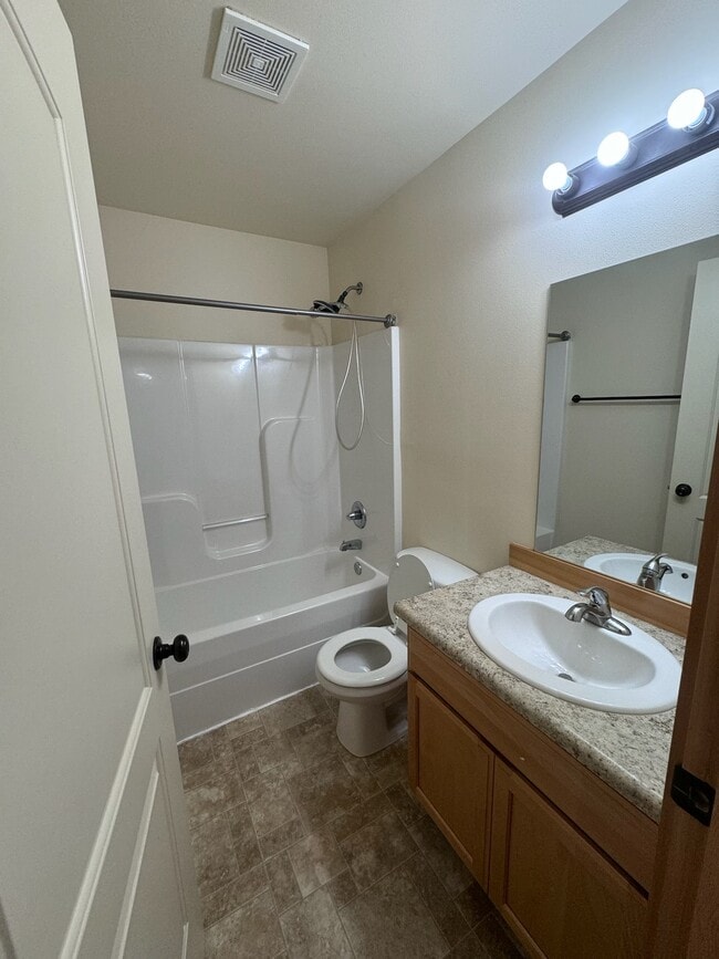 Building Photo - 378 Adeline Dr