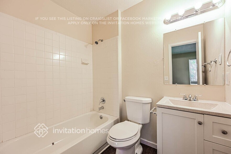 Building Photo - 16152 E Radcliff Pl