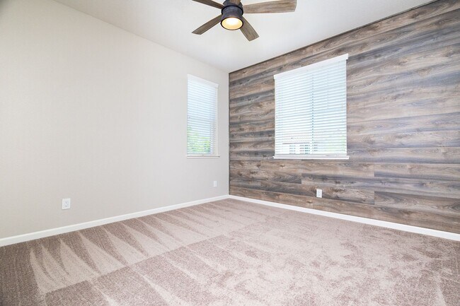 Building Photo - 9733 Tribeca Dr