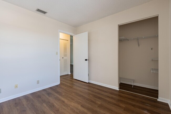 Building Photo - 9449 Boca Cove Cir