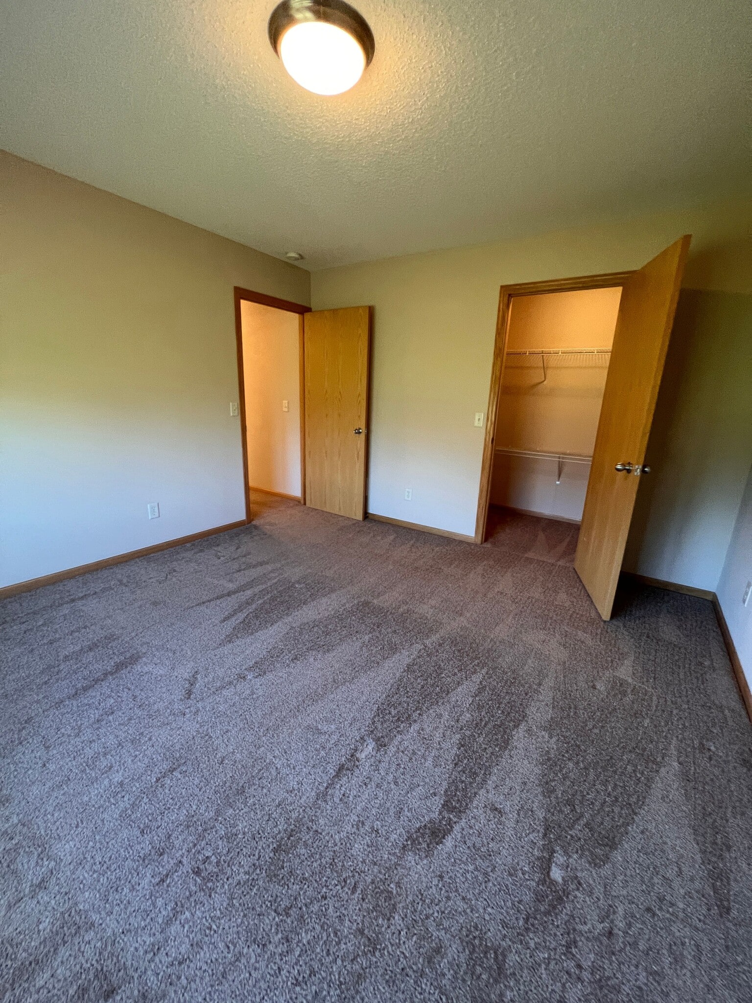 Building Photo - 593 W 9th St