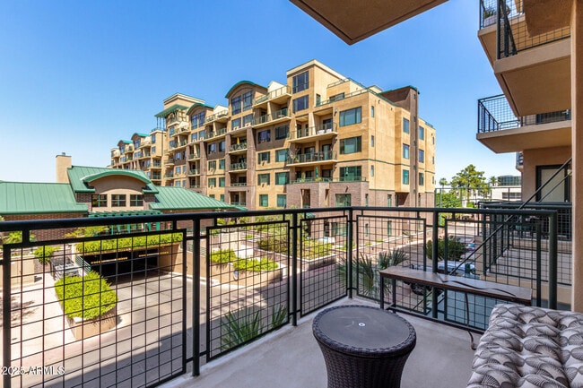 Building Photo - 2302 N Central Ave