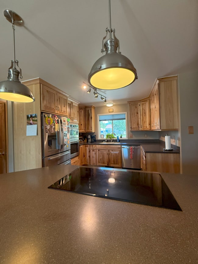 Building Photo - 3 bedroom single family home on large lot