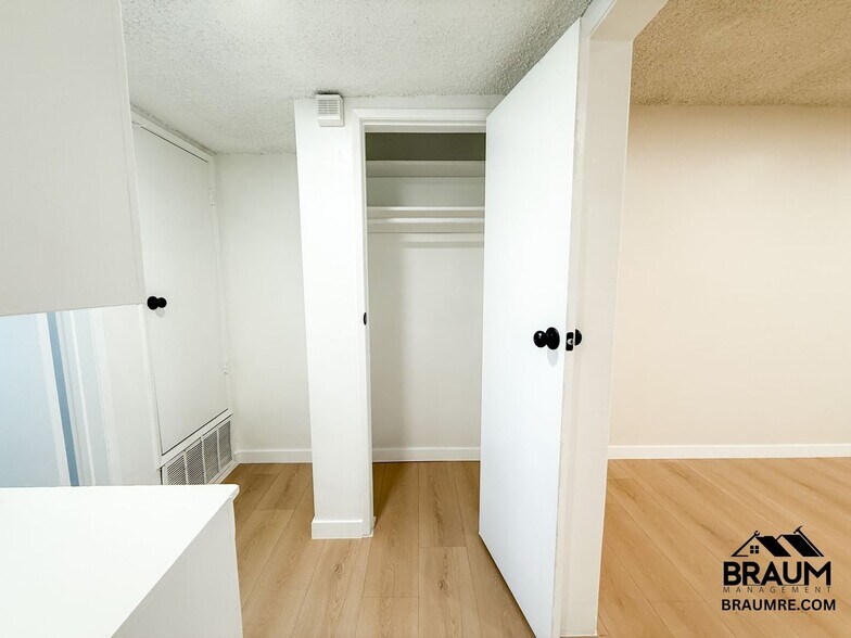 Building Photo - 6041 Whitsett Ave
