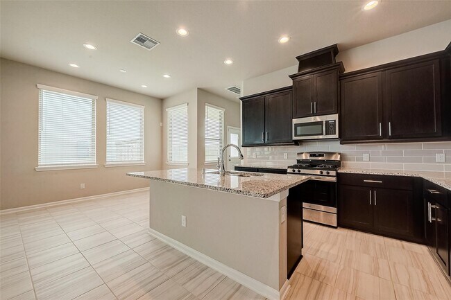 Building Photo - 2559 Terrace Point Dr