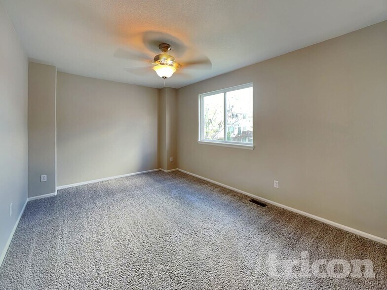 Building Photo - 4843 S Liverpool Cir