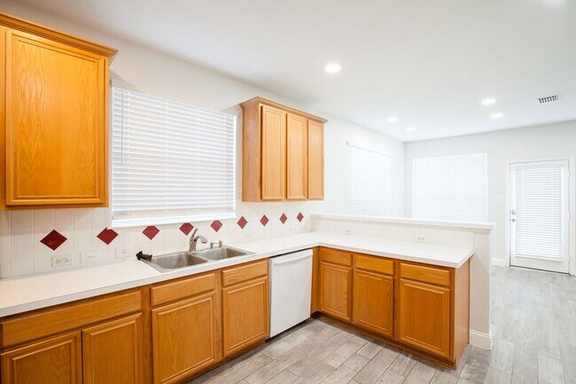 Building Photo - 9900 Presthope Dr