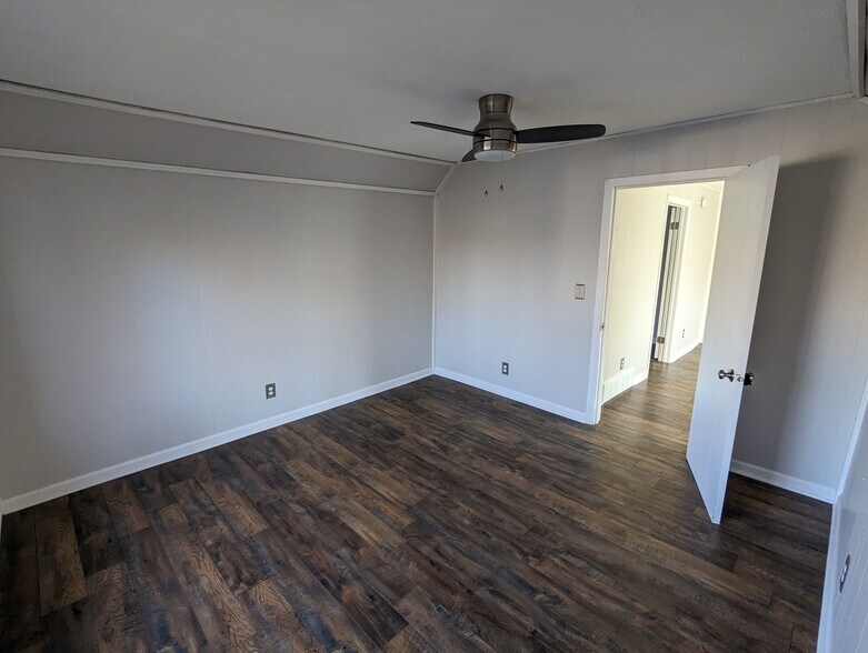 Primary Bedroom - 1605 3rd St NE