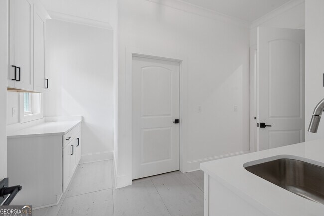 Building Photo - 2151 Osprey Poynte