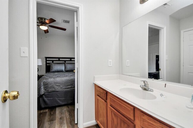 Building Photo - 8106 Rhobell St