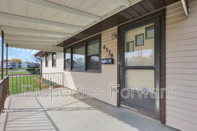 Building Photo - 4379 Maplegrove Dr