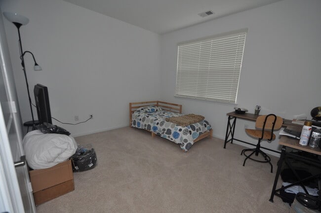 Building Photo - Kings Pointe at Western Branch