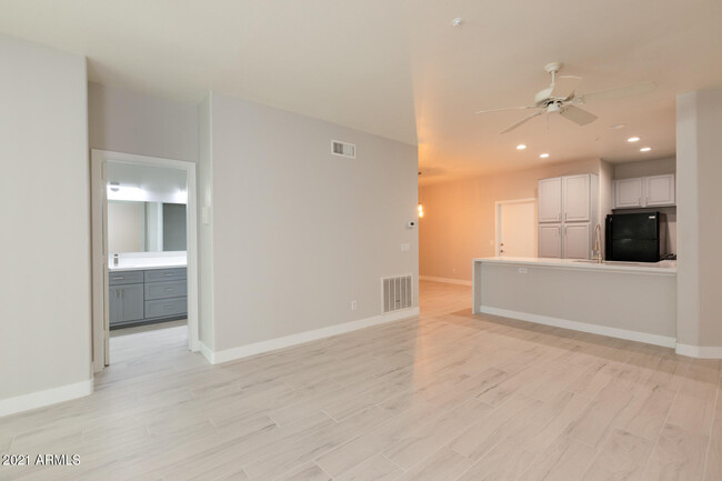 Building Photo - 7508 E Earll Dr