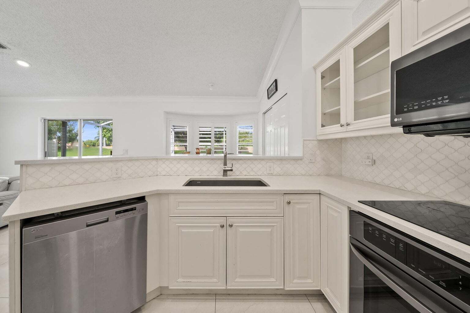 Building Photo - 13008 Meadowbreeze Dr