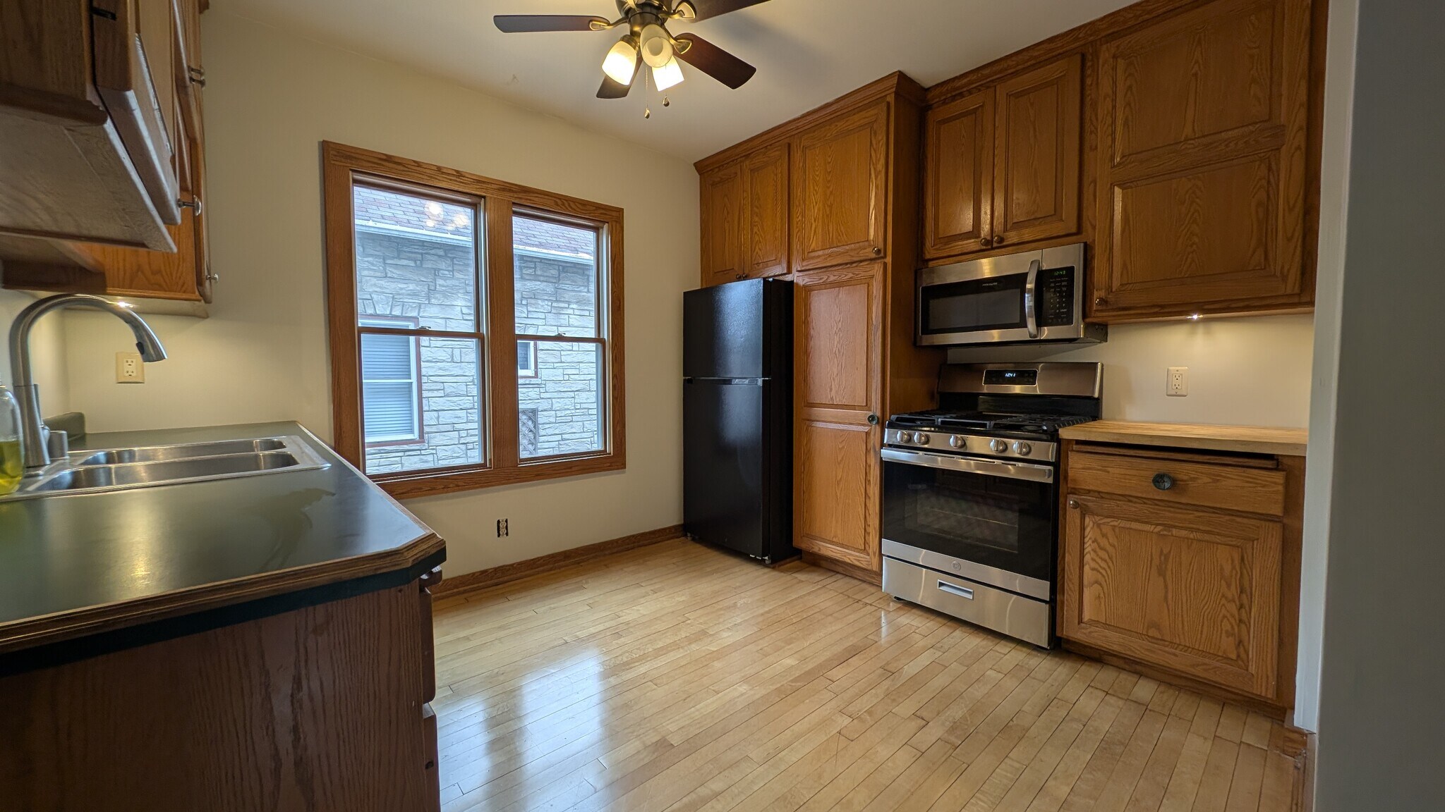 Building Photo - 569 N 65th St