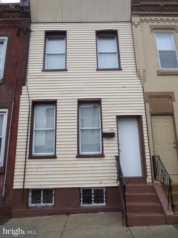 Building Photo - 3138 G St