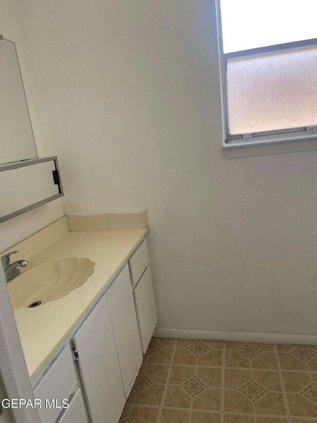 Building Photo - 2849 Beachcomber Dr