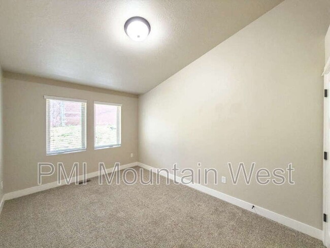 Building Photo - 2119 Orchard Pines Loop E