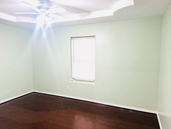 Building Photo - 18915 N Lyford Dr