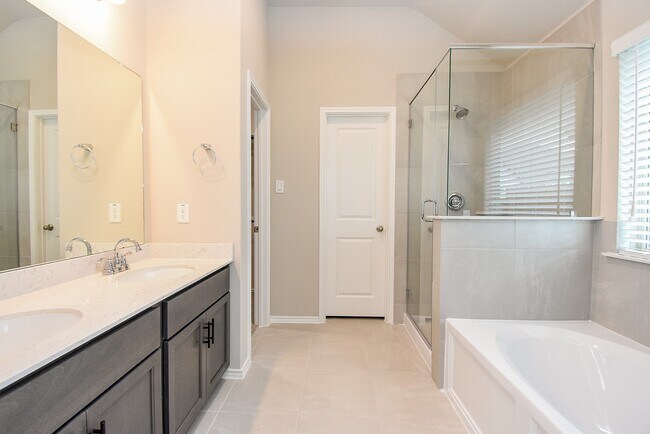 Building Photo - 8930 Field Daisy Ct