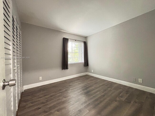 Building Photo - 1597 Springside Dr